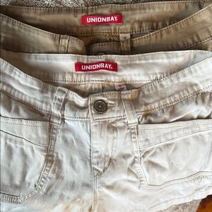 UNIONBAY Women's Shorts in Tan and Cream